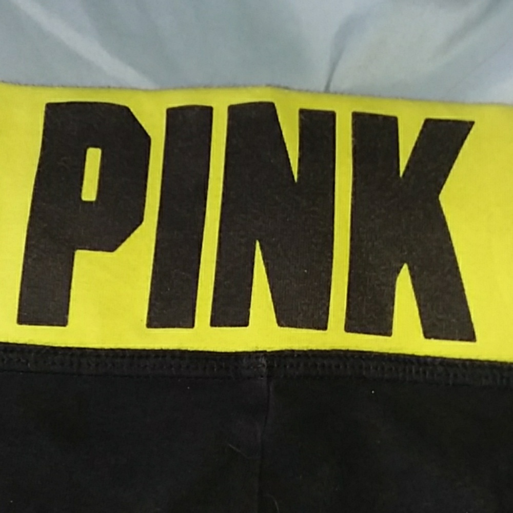 Pink vs Capri legging